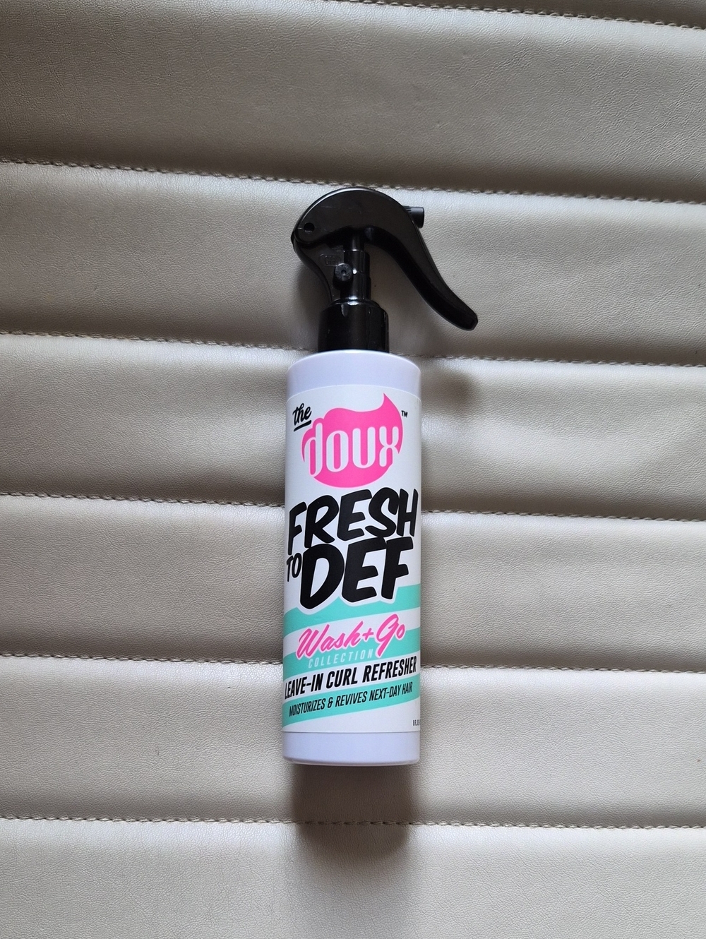 Fresh to Def Leave-In Curl Refresher Spray Hair Product Wavy Doux Pink/White